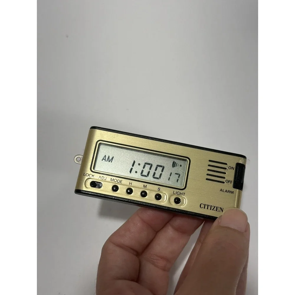 CITIZEN TRAVEL ALARM CLOCK Golden Color vintage Made in Japan NO8RD005